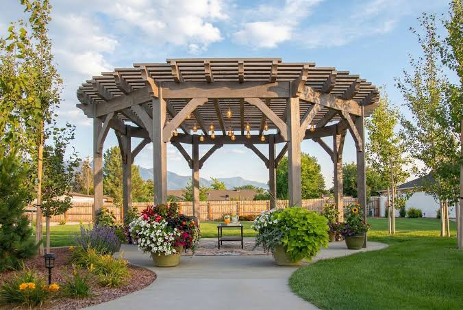 Top Rustic Pergola United States Craftsmanship and Timber Design